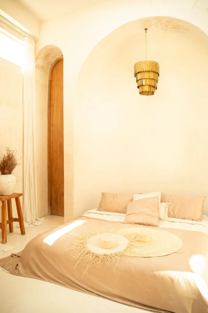 Intérieur traditionnel marocain à Marrakech – détails artisanaux et harmonie